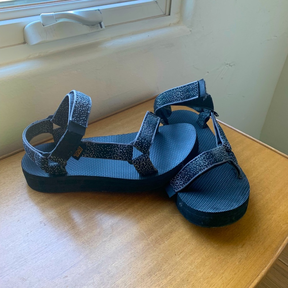 Black speckle Teva platform sandal